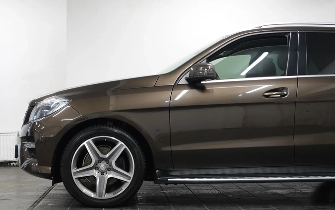 Mercedes-Benz ML cena 141900 przebieg: 152900, rok produkcji 2015 z Tychowo małe 781